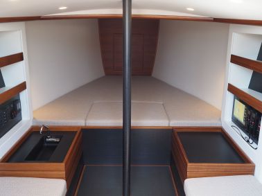 essence 33 interior 6e